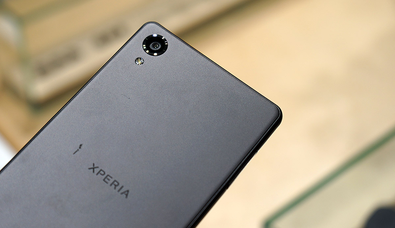 Los Xperia X estarán disponibles en colores negro, plateado, dorado y rosa.